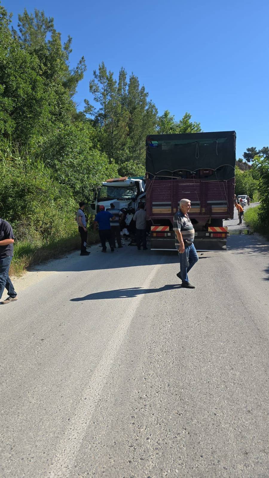 Manisa'da korkunç kaza! Kamyonlar kafa kafaya çarpıştı: Ölü ve yaralılar var 5